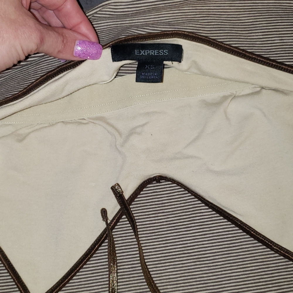 Halter top - Picture 2 of 2